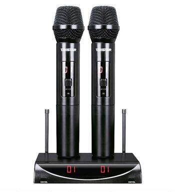 Takstar wins X3 U-segment professional microphone with two-handed karaoke speech conference