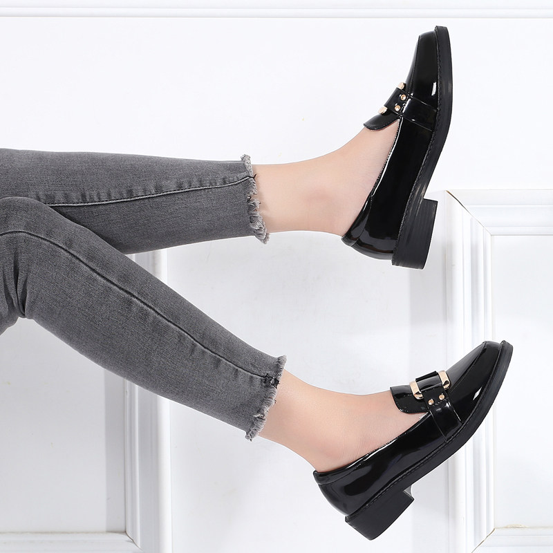 Small leather shoes women's British style black work and work flat all-match one-foot loafers women's shoes 2021 new