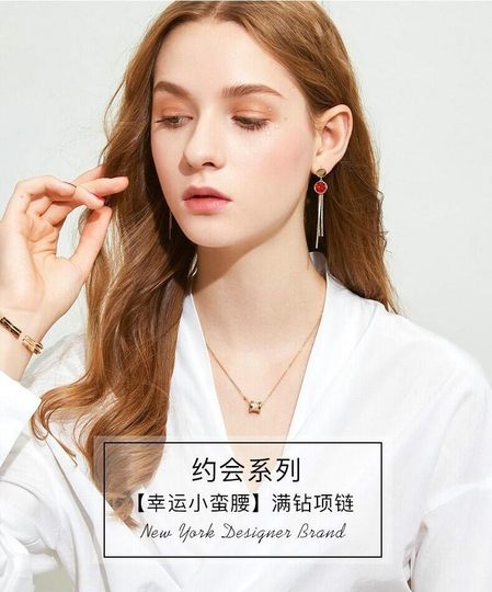 South Korea's Louise Damas light luxury small waist necklace women's 18K gold sweater chain rose gold color gold high-end sense
