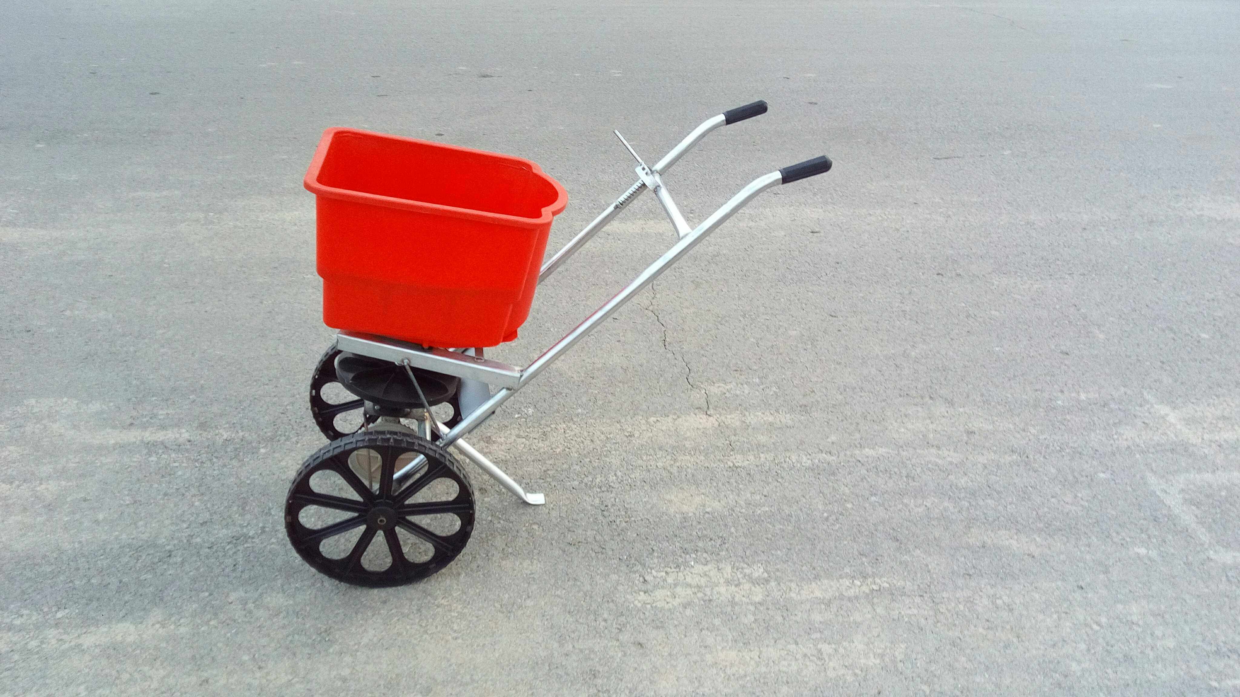 Express delivery Spreader Fertilizer Truck Fertilizer Spreader Hand Push Fertilizer Machine Human Cart Sprinkler Fertilizer