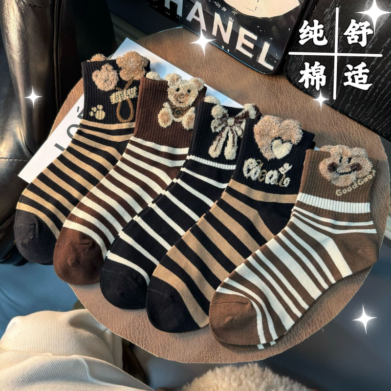 Autumn and Winter Shark Pants with Plush Bear Socks for Women, Mid-Calf Length, Trendy Street Style, Pure Cotton, Versatile, Stylish, Suitable for Wearing Outside