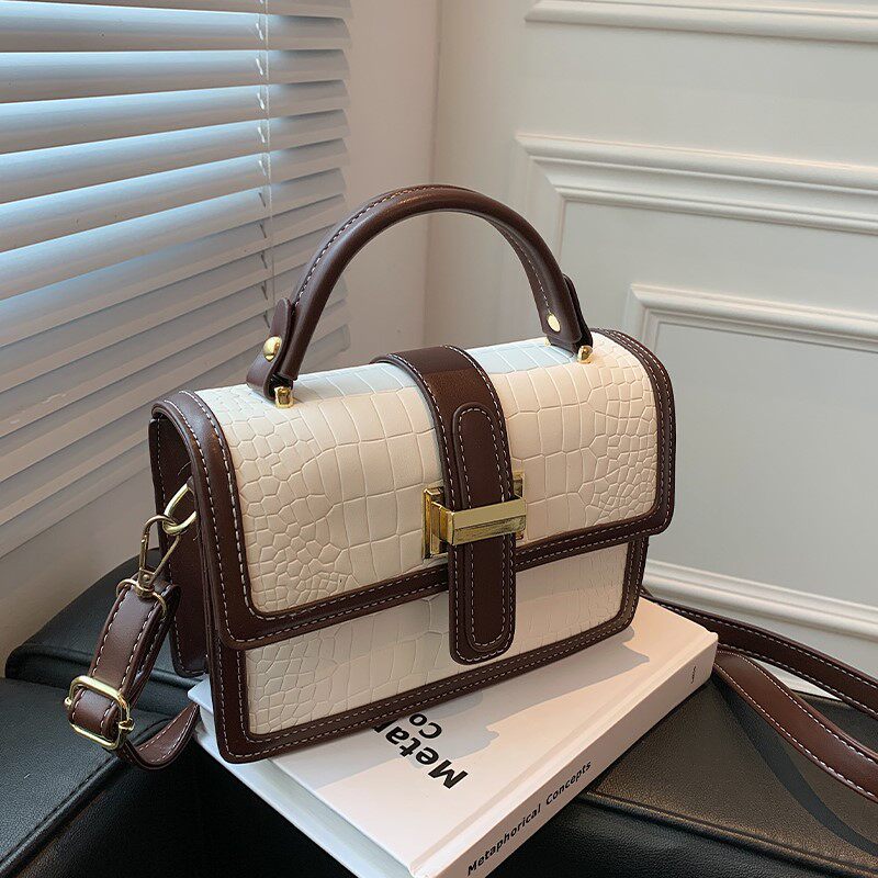 Korean generation texture bag female 22 new trendy all-match autumn and winter niche Messenger mobile phone bag crocodile pattern explosive style small square bag