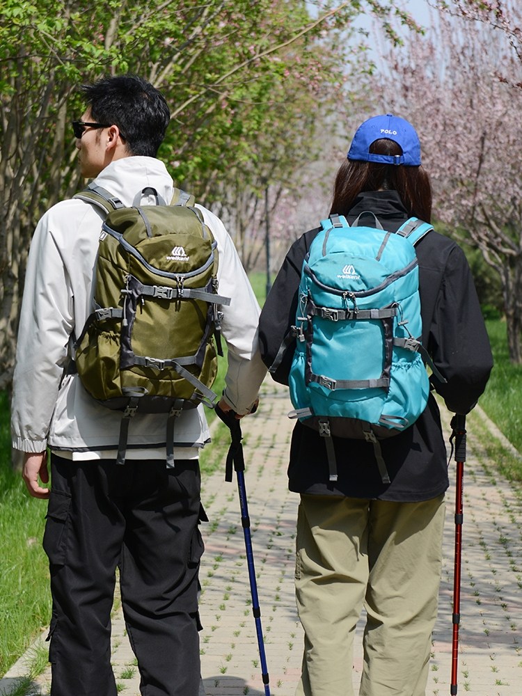 New Outdoor Travel Ultra-Light Cycling Multi-Functional Mountaineering Water-Repellent Leisure Hiking Student Backpack 30 Liters