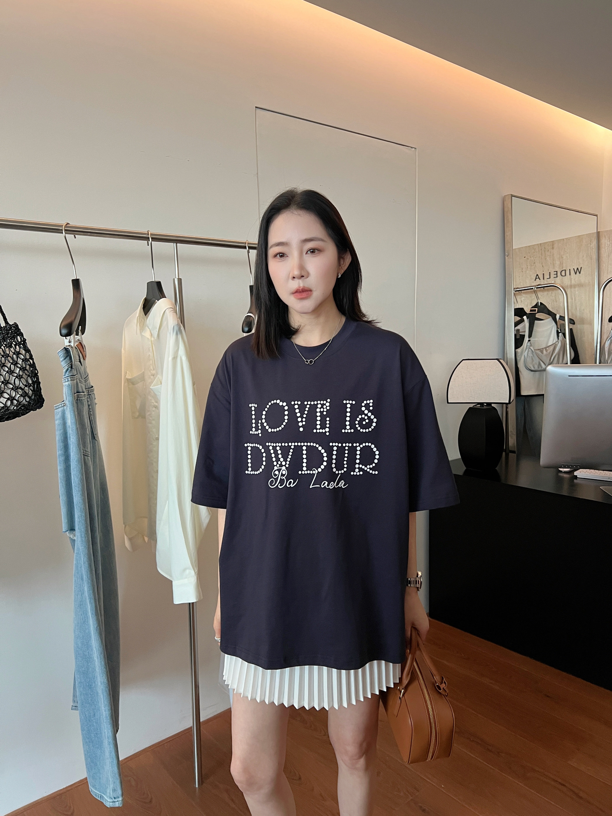 widelia американская винтажная премиальная футболка средней длины с буквенным принтом 2026 летняя свободная с круглым вырезом для пар