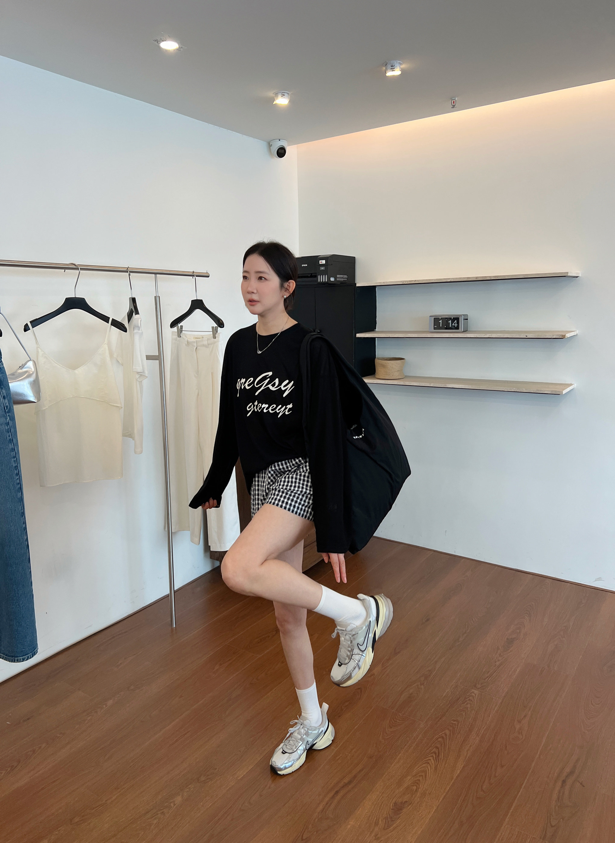 widelia повседневная рубашка с длинными рукавами с защитой от солнца женская 2025 лето свободная ленивый стиль полупрозрачная футболка с буквенным принтом