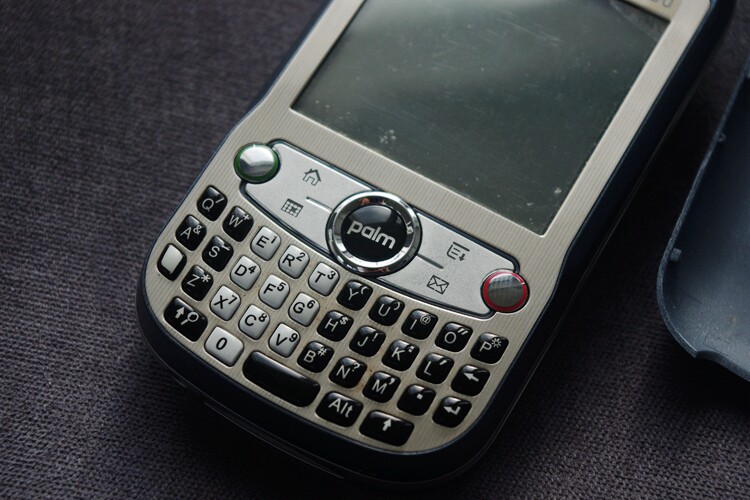 Проводной и DECT-телефон 奔迈palm p850 cdma手机 可插大卡 适用港澳台地区 At &