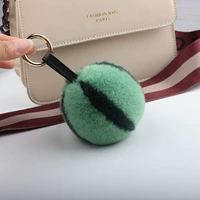 Большой, зеленый