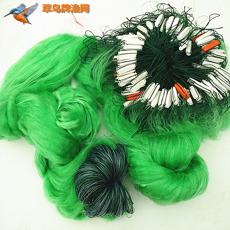 Professional fishermen use reservoir 8 meters high 3 to 8 meters finger 100 - 300 meters long and three - layer fishing net mesh sticky