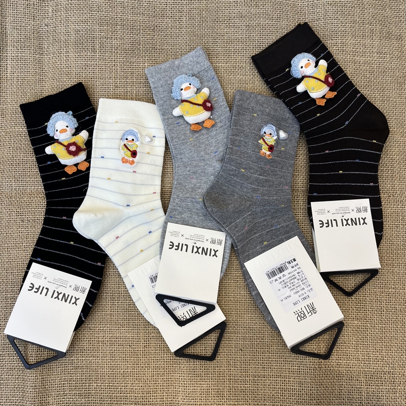 [2 Pairs with Free Shipping] New Autumn Style Ab-Sided Cartoon 3D Duck Mid-Calf Socks, Cute and Versatile Trendy Socks