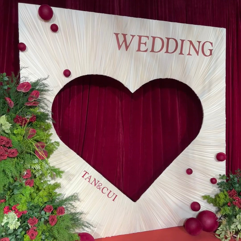 New Wedding Heart Wall Iron Stand Wedding Heart-Shaped Background Photo Area Group Photo Arrangement Decoration Heart-Shaped Fabric