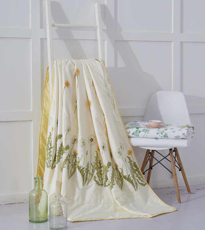 Tira ya bamboo fiber feather silk summer quilt, air conditioning quilt, can be machine washed