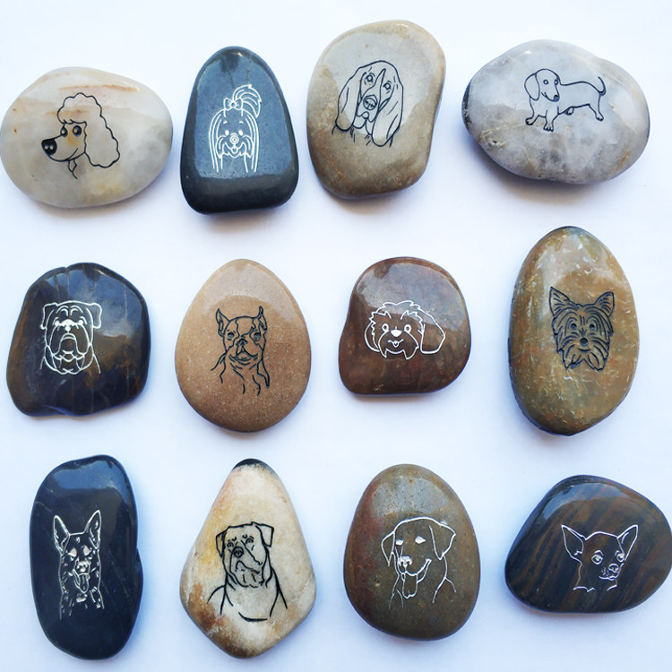 雨花石鹅卵石英文雕刻字企业石头名片景区纪念石朱砂摆件水晶玉石 雨花石鹅卵石英文雕刻字企业石头名片景区纪念石朱砂摆件水晶玉石