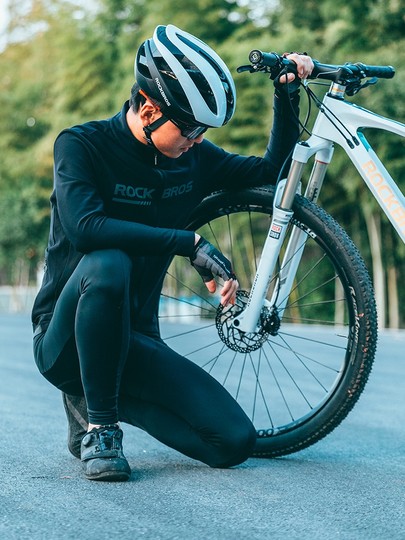 Rock Brothers Bicycle Helmet One-Piece Molded Cycling Helmet Mountain Bike Road Bike Safety Helmet Men's and Women's Equipment