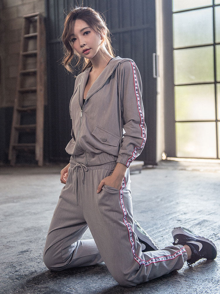 (One-piece top) 2021 spring and autumn new loose long-sleeved sweatpants thick cotton T women hooded jacket running fitness clothes