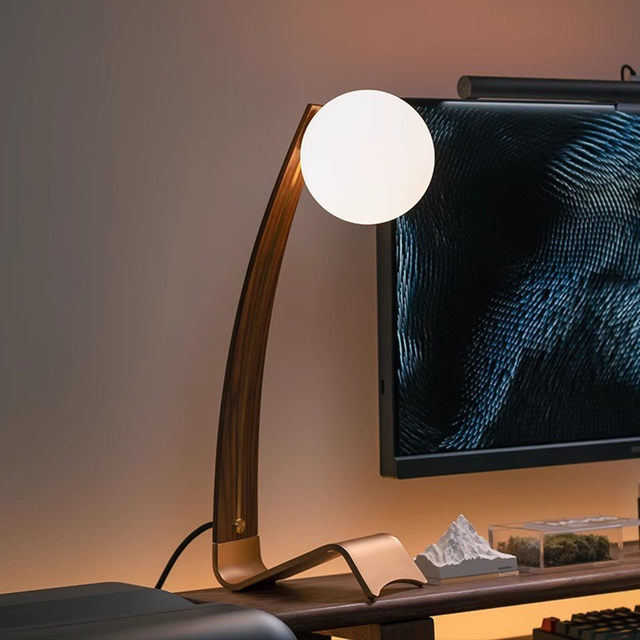 Quiet Light Black Walnut Wood High-End Retro Desktop Work Lamp Simple Creative Design Desk Lamp