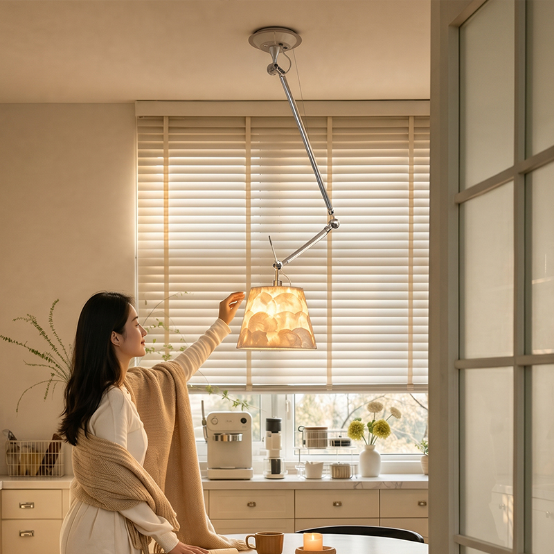 Shell Swing-Arm Restaurant Chandelier, Mid-Century Style Swing-Arm Dining Table Lamp, Bauhaus Island Desk Round Table Small Restaurant Lamp