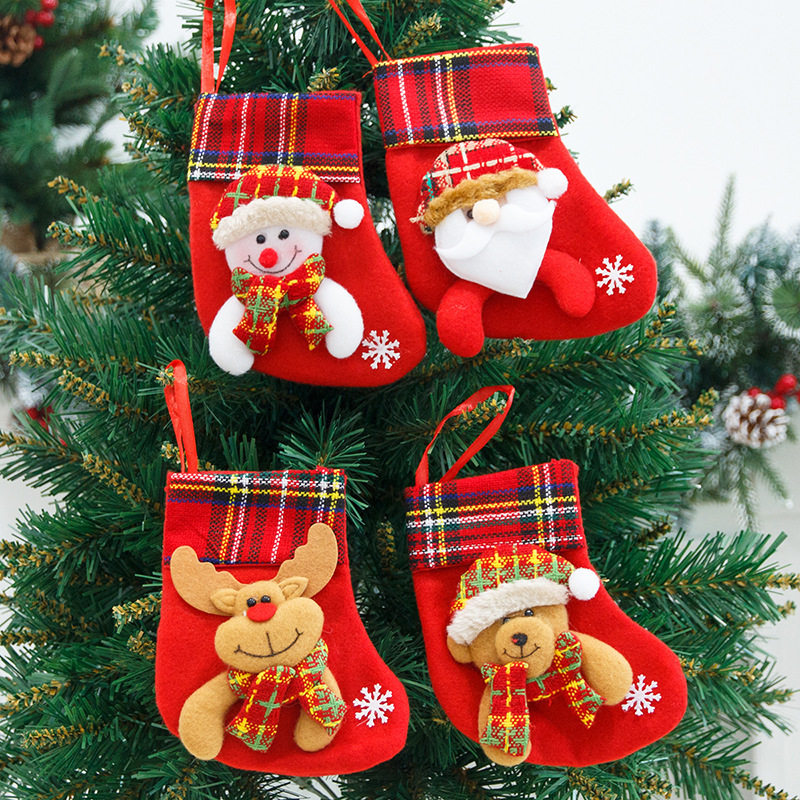Small Christmas socks gift bag Plaid mouth flannel three-dimensional head Christmas socks Christmas decorations Christmas tree pendant