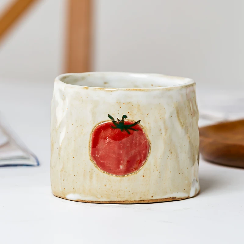 Пожалуйста, переведите на русский: Japanese handmade coarse pottery coffee cup ceramic creative personality strawberry house drinking water cup and hand -cup