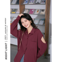 Luminous retro care machine hollowed-out muscular sense shirt woman 2021 fall new reduced age casual 100 lap blouses