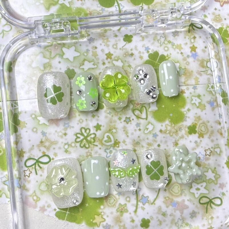Korean-Style Ins Fresh and Simple Short Nail Art with Polka Dots, 3D Four-Leaf Clover Wings, Wearable Nails, Pure and Desirable Style Short Nails