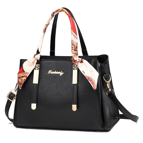 Сумка через плечо, коллекция 2023, яркий броский стиль