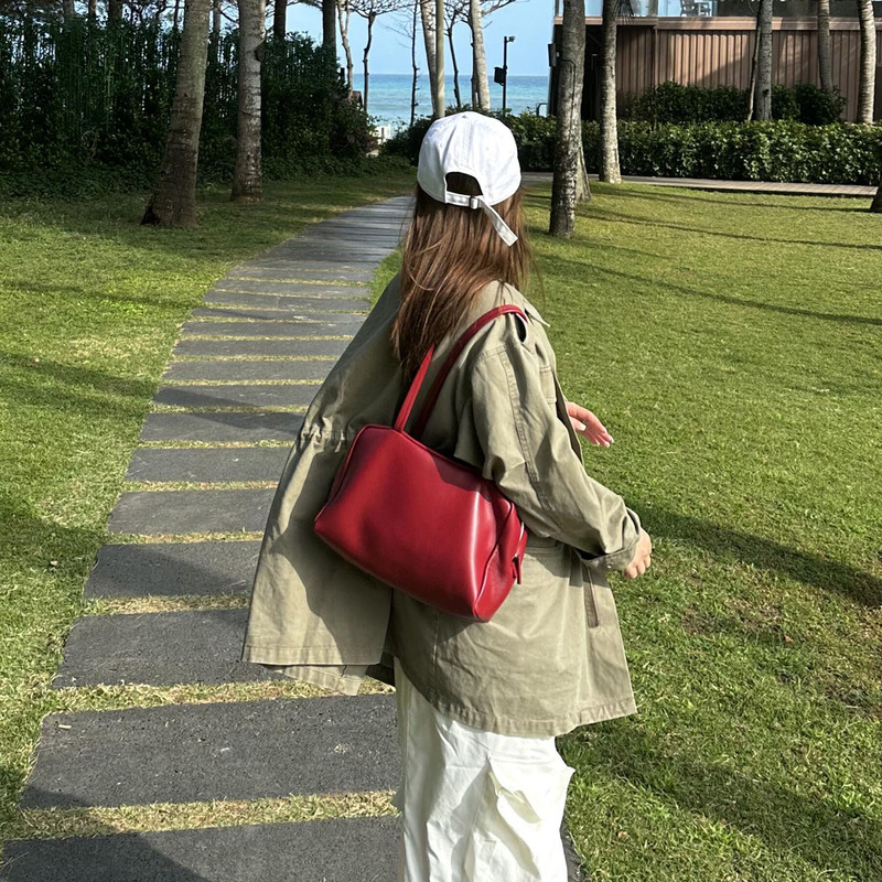 Jennie's Same Astra Bowling Bag, Genuine Leather, Niche Design, Cowhide, Shoulder, Underarm, Handbag, Commuter Bag for Women Jennie's Same Astra Bowling Bag, Genuine Leather, Niche Design, Cowhide, Shoulder, Underarm, Handbag, Commuter Bag for Women