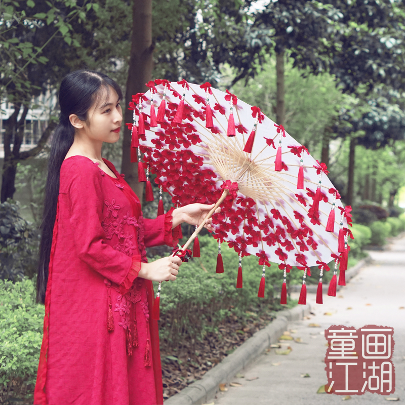 Ancient costume Jianghu retro COS gorgeous tassel streamers beaded curtain petals Hanfu with umbrella props Wedding flower umbrella flower wedding