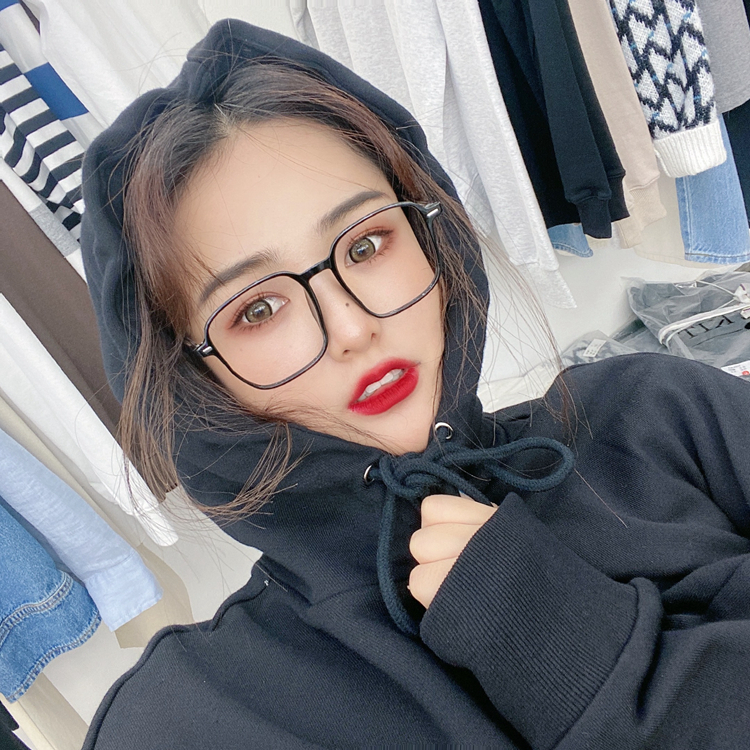New large frame square TR90 frame anti-blue light glasses art fashion flat mirror male and female universal can be matched with myopia
