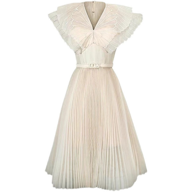 Light luxury chic stunning three-dimensional butterfly pleated big swing fairy dress v-neck waist small temperament dress summer