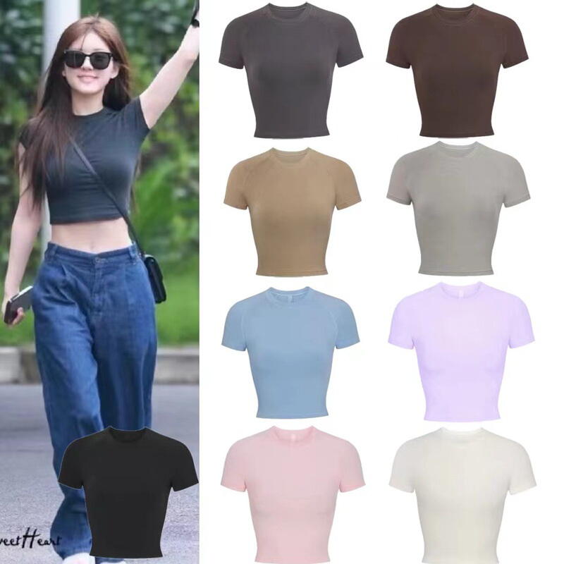 Skims Kardashian Zhao Lusi Style Basic Fitted Cotton Short-Sleeve T-Shirt Crop Top with Exposed Waist