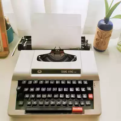 Sky 310 old-fashioned retro mechanical English typewriter can be typed manually Nostalgic children's student gift recommendation