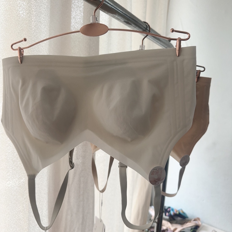 Xifando Milk Skin Seamless Bra 3768 Crystal Cup Rabbit Ears Ultra-Thin Breathable Seamless Underwear for Large Busts, Skin-Friendly Xifando Milk Skin Seamless Bra 3768 Crystal Cup Rabbit Ears Ultra-Thin Breathable Seamless Underwear for Large Busts, Skin-Friendly