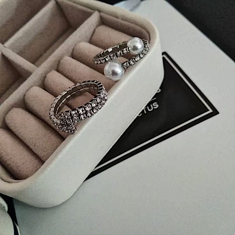 Net đỏ lạnh gió rhinestone khớp nhẫn retro ngọc trai mở vòng xoắn ốc quanh co 蹦 di nhẫn cưới đẹp