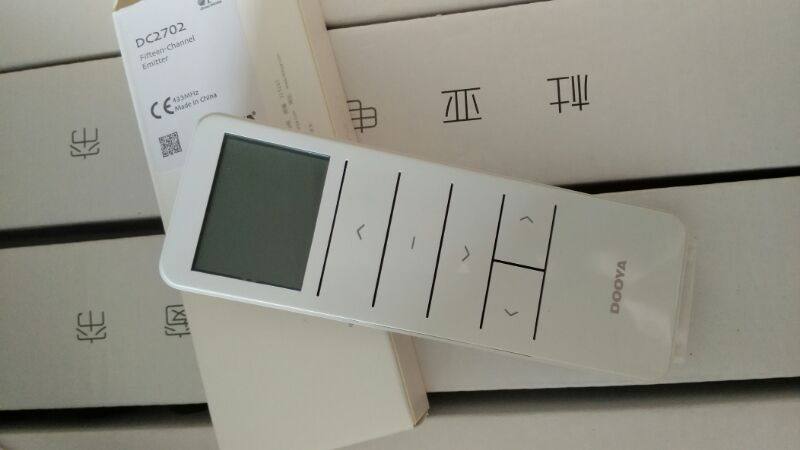 Electric curtain intelligent remote control curtain opening and closing curtain motor tubular motor fifteen control remote control dc2702