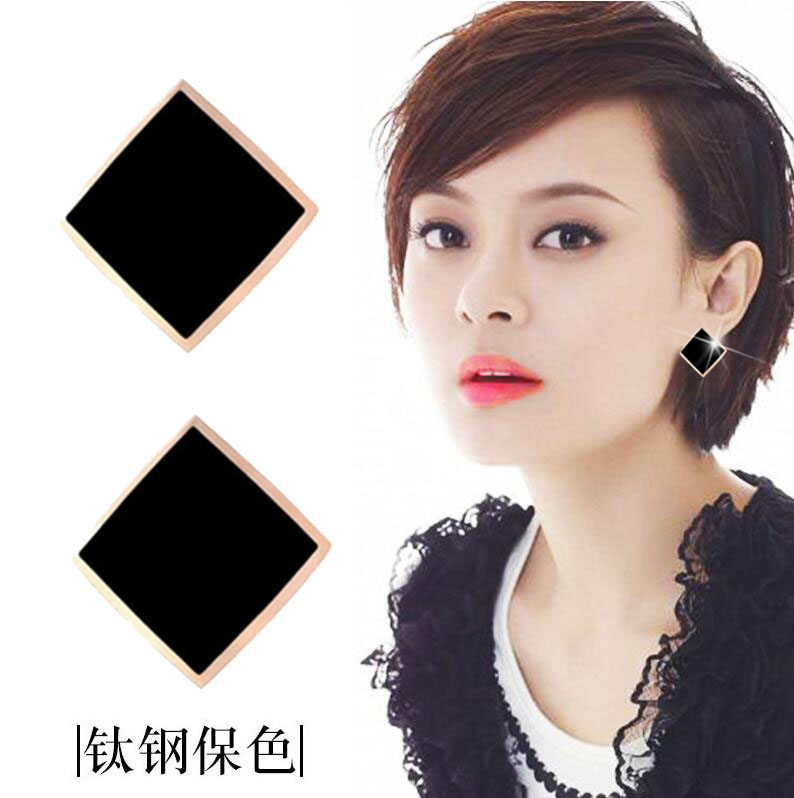 High profile Titanium Steel Earrings Woman without fading ear pin Korea Brief Geometric Square Ear Pendant Mesh Red Earrings Anti-Allergy