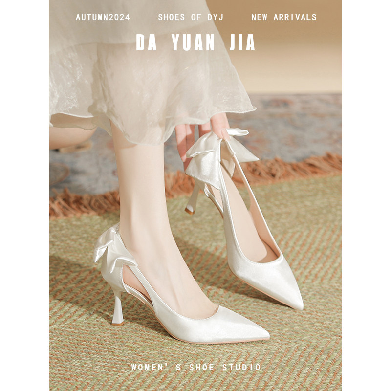 White high-heeled pointed-toe stiletto shoes for women, new 2026 wedding shoes, brides' shoes, bow-adorned satin bridesmaid shoes.