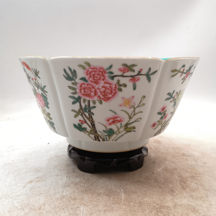 Qing Yongzheng paste art master hand - painted flowers in six - prism bowl antique collection pieces