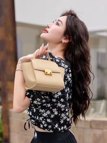 Дизайнерская барсетка, сумка на одно плечо, коллекция 2023, из натуральной кожи