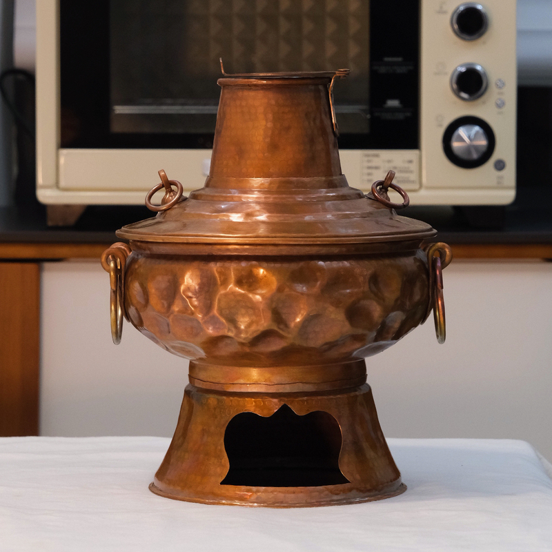 Handmade Rock Texture Carbon Hot Pot Old Beijing Style Copper Charcoal Hot Pot for Home Use, Suitable for 1-3 People, for Grilling Lamb