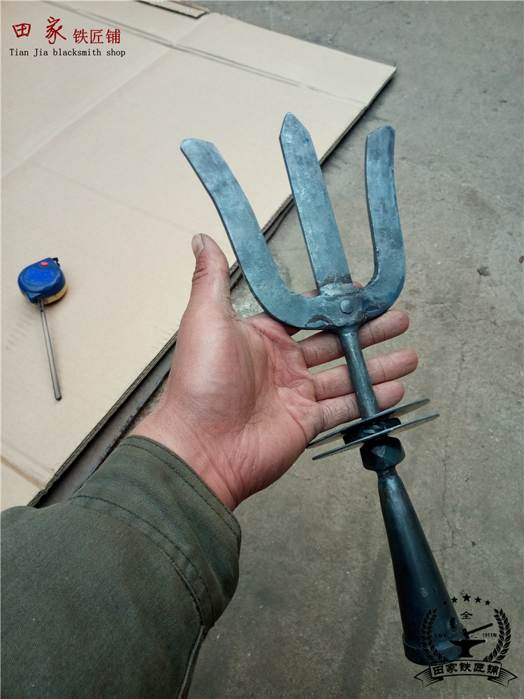 Hand forged to fly and fork Fork Acrobatic Props Steel Fork Fly Mork Three strands of steel fork Harking Target Fork-Fork Fitness