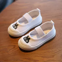 C05 Белый кролик