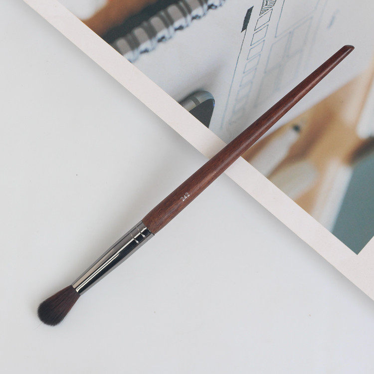 Eye shadow smudge brush 242 makeup brush convenient large super soft smudge brush eye shadow brush nose shadow brush