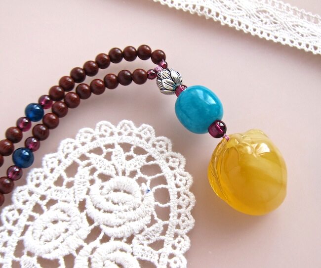 Longevity Peach Baltic Sea Wax Tianhe Stone Sweater Chain