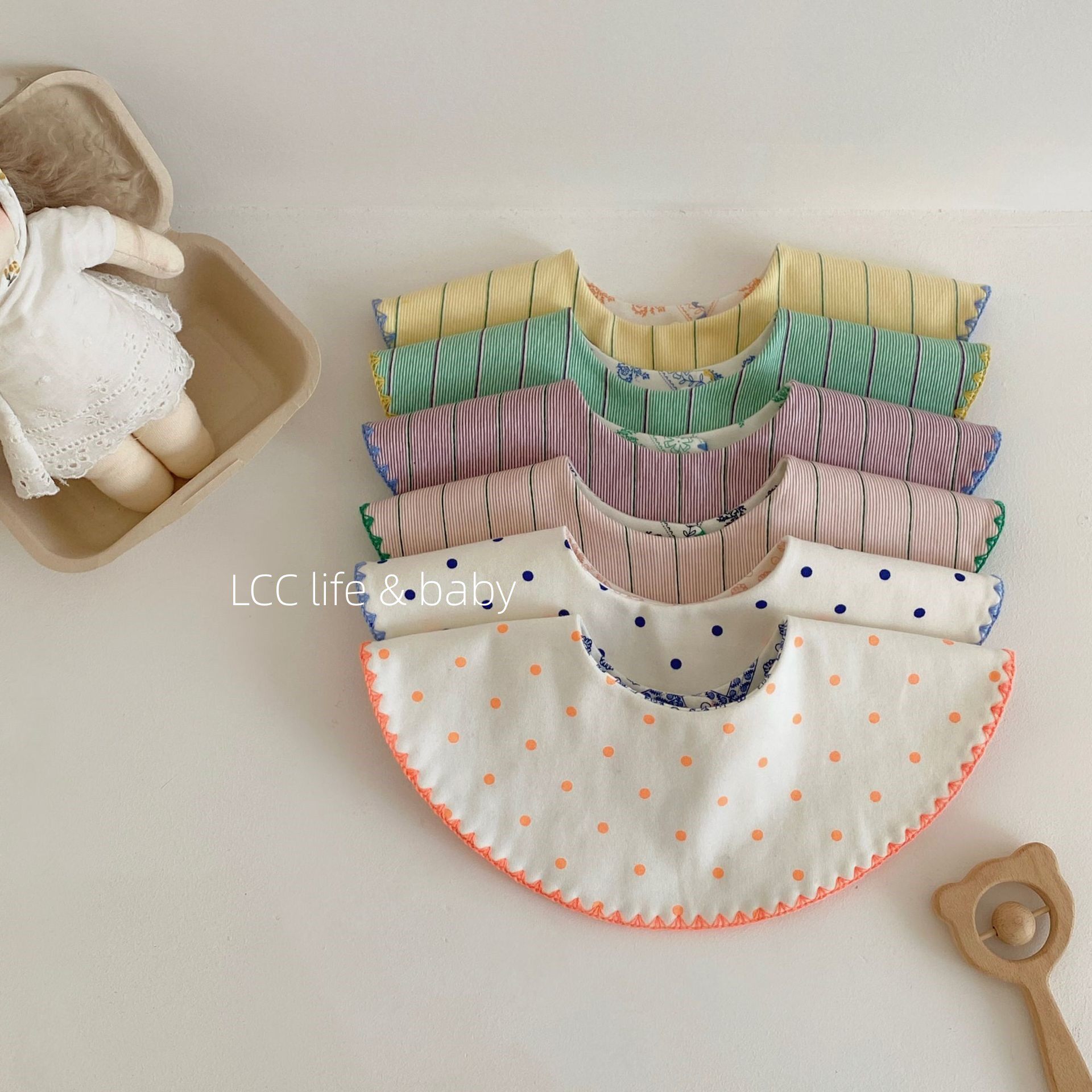 韩国同款婴儿口水巾纯棉贝壳绣工艺围兜AB双面可用，适合1-2岁宝宝吗?