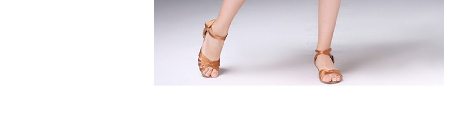 Trẻ em nhảy múa Latin quần áo tập thể dục cô gái mùa xuân và mùa hè tay áo dài quần áo khiêu vũ cô gái Latin thử trang phục thi đấu - Trang phục quần áo trẻ con