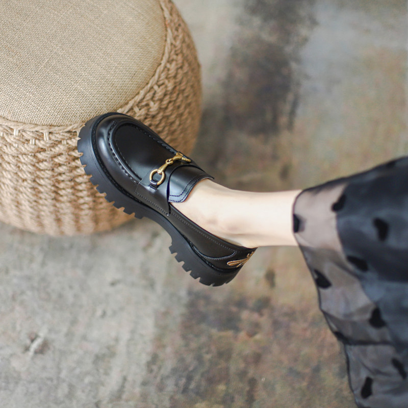 Yang Mi's same style small leather shoes women's 2022 new all-match thick-soled bee loafers women's round toe buckle single shoes autumn