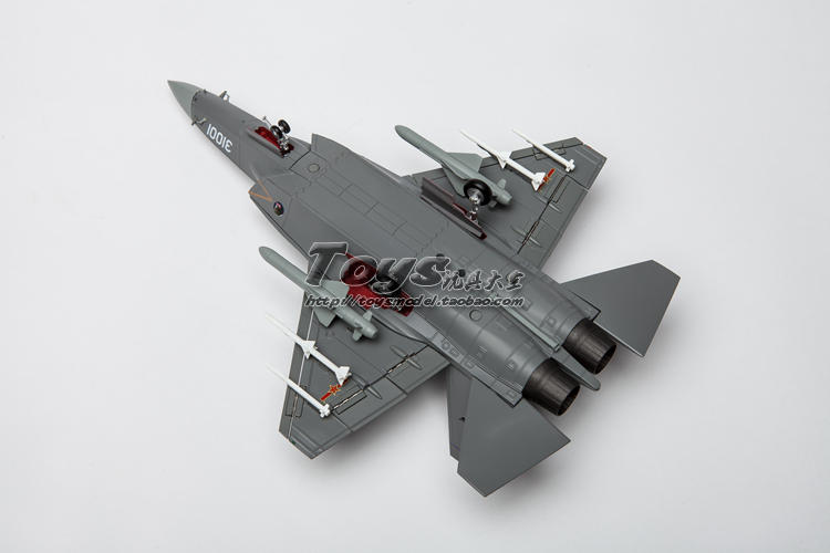 1:48 歼 31 máy bay chiến đấu mô hình đồ chơi hợp kim J-31 đồ chơi mô phỏng máy bay đại bàng mô hình xe khách universe