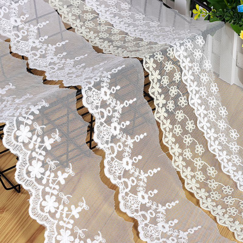 1012217 Three small flowers exquisite and affordable lace mesh handmade clothing wedding accessories skirt skirt baby clothes all-match