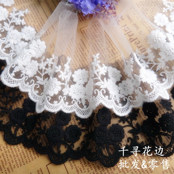 1022699A small chrysanthemum diy handmade material clothing home sofa decoration lace mesh embroidery black and white 8cm
