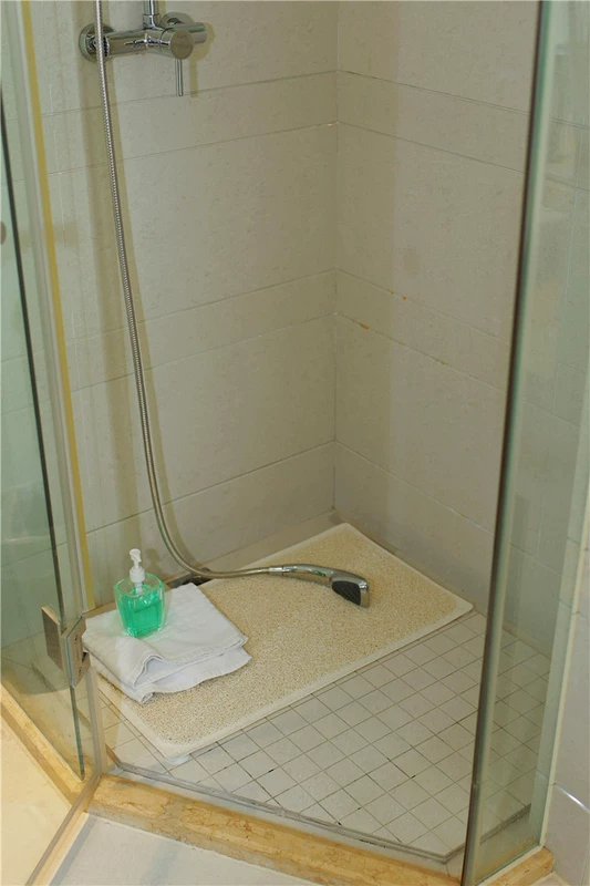Ưu đãi đặc biệt Phòng tắm mùa hè không trơn trượt thảm tắm thảm vệ sinh thảm phòng tắm vòi hoa sen nhà tắm